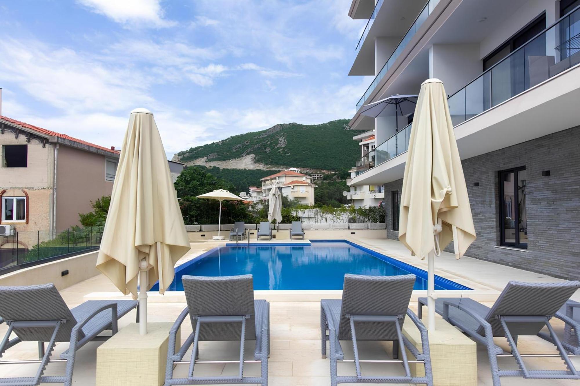 Adriatic Apartments Budva Exterior photo