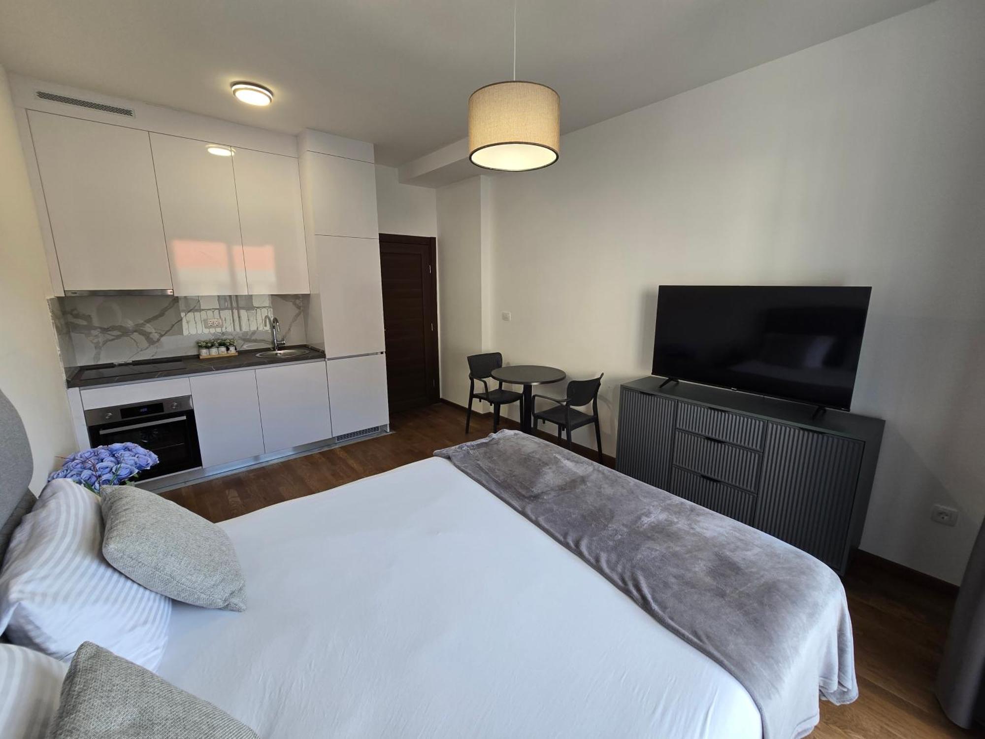 Adriatic Apartments Budva Exterior photo